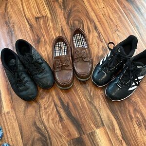 Kids Size 1 Shoe Collection - Dress, soccer, baseball - All great condition